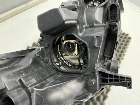 Lampa reflektor Ford C-Max MK2 + Grand 10-14r LEWA przednia EU am5113w030ae