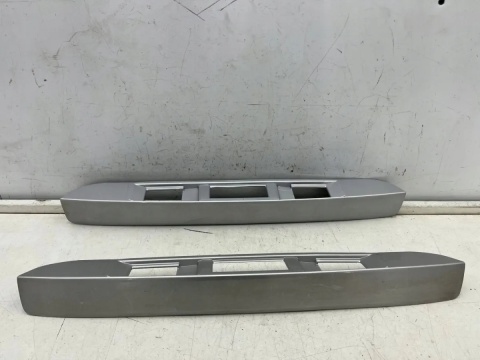 Listwa Mazda 2 I DY 02-07r. blenda nakładka dolna klapy bagażnika