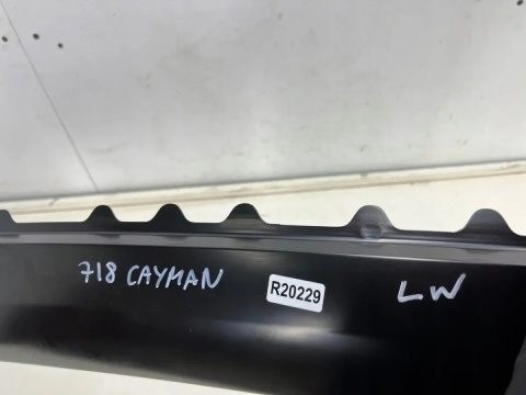 Poszycie Porsche 718 Cayman II 982 12r.- LEWY słupek dachu ćwiartka dach