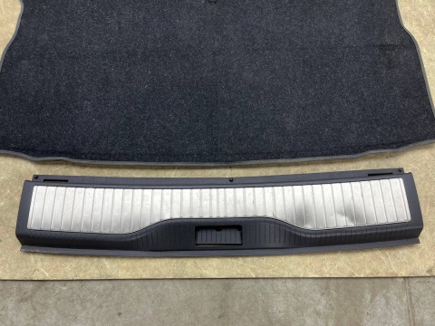 Tapicerka Opel Zafira B 05-14r. wykładzina boczki bagażnika wkład mata dywan podłoga KOMPLET