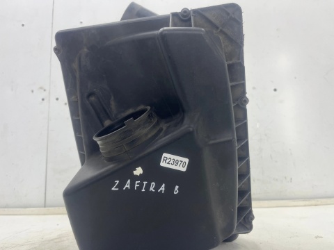 Obudowa filtra powietrza Opel Zafira B 05-14r. 1.9 CDTI 55557127