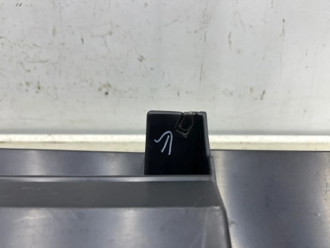 Pas przedni Citroen Berlingo Partner Rifter Doblo Combo E ProAce City 18r.- wzmocnienie kierownica powietrza dolna część