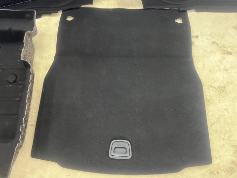 Tapicerka Mercedes w213 16-23r. wykładzina boczki bagażnika wkład mata KPL