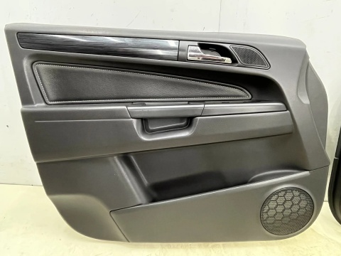 Tapicerka Opel Zafira B 05-14r. boczki drzwi skórzane dekory podświetlane klamki KOMPLET