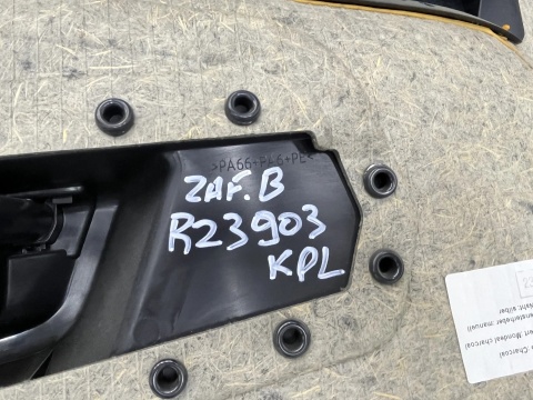 Tapicerka Opel Zafira B 05-14r. boczki drzwi skórzane dekory podświetlane klamki KOMPLET