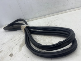 Uszczelka Opel Zafira B 05-14r. guma klapy bagażnika karoseryjna