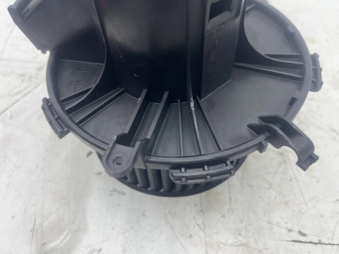 Wentylator wnętrza Opel Zafira B 05-14r. D8087 dmuchawa powietrza nawiewu nagrzewnicy