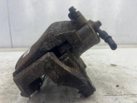 Zacisk hamulcowy Opel Zafira B 05-14r. Jarzmo Lewy przedni