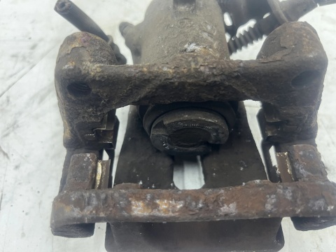 Zacisk hamulcowy Opel Zafira B 05-14r. prawy tył