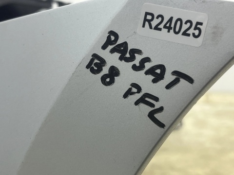 Zderzak przedni VW Passat B8 VIII 14-19r. Przedlift przód 4XPDC spryski 3G0807221