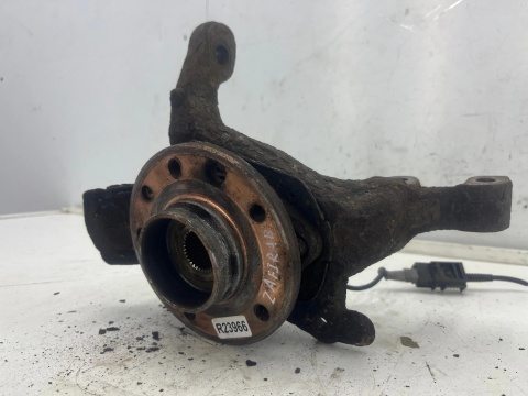 Zwrotnica Opel Zafira B 05-14r. 1.9 CDTI lewy przód piasta