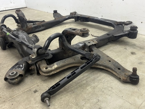 Belka silnika Opel Zafira B 05-14r. 1.9 CDTi kołyska wózek sanki drążek wahacze