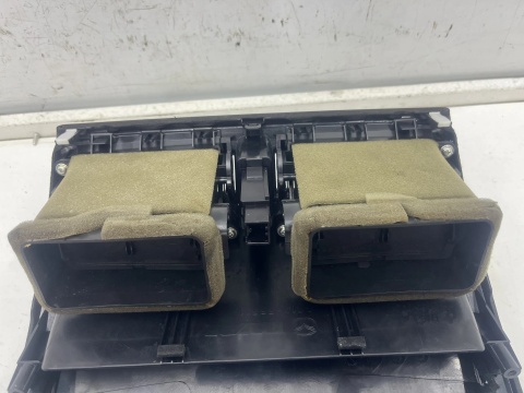 Kratka nawiewu Mazda 6 II GH 07-12r. środkowa nadmuchu wnętrza przycisk świateł awaryjnych gsidgm946