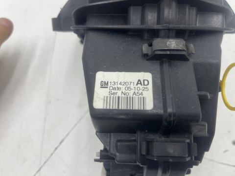 Lewarek zmiany biegów Opel Zafira B 05-14r. automat linka wybierak dźwignia 13142071