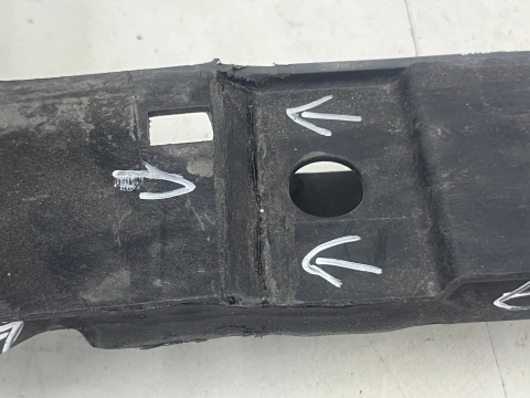 Pas przedni Porsche Cayenne III 9y 17r.- wzmocnienie ramka chłodnic oryginalny 9y0805594r