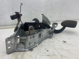 Pedał hamulca Opel Zafira B 05-14r. Europa 24463407 z czujnikiem hamowania
