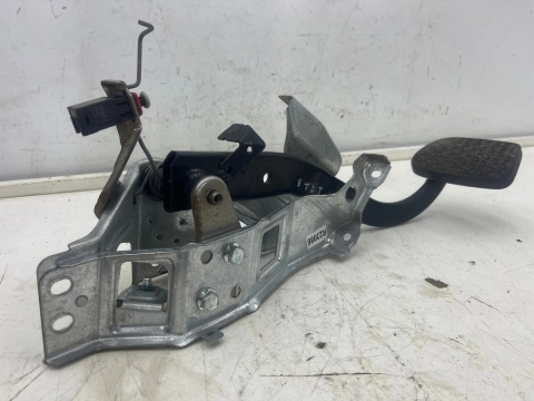 Pedał hamulca Opel Zafira B 05-14r. Europa 24463407 z czujnikiem hamowania