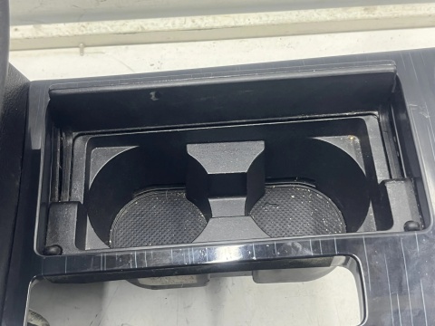 Tunel środkowy Mazda 6 II GH 07-12r. podłokietnik uchwyt na kubki EU gs1d-64426