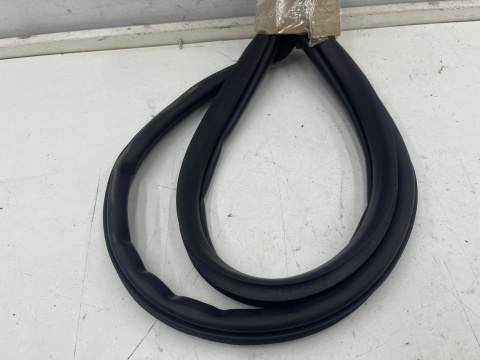 Uszczelka Mazda 6 II GH 07-12r. guma lewych przednich drzwi kierowcy