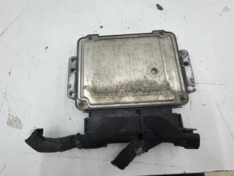 Komputer silnika Opel Zafira B Astra H 1.9CDTI 05-14r. sterownik ECU 0281012549