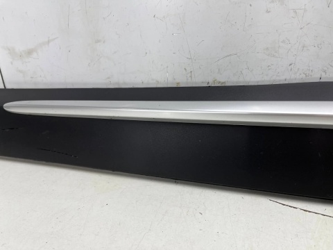 Listwa Mazda CX-3 CX3 14-21r. lewa przednia dolna nakładka drzwi lewy przód listewka srebrny połysk d10e-51rb1