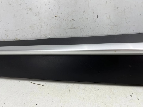 Listwa Mazda CX-3 CX3 14-21r. lewa przednia dolna nakładka drzwi lewy przód listewka srebrny połysk d10e-51rb1