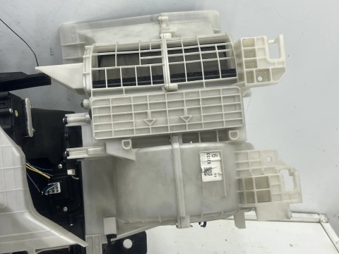 Nagrzewnica Mazda 6 II GH 07-12r. obudowa chłodnicy wody parownik klimatyzacji Europa gs1eb