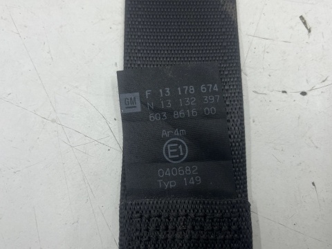 Pas bezpieczeństwa Opel Zafira B 05-14r. lewy tylny trzeci rząd 13202804