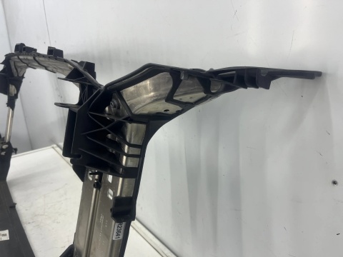 Pas przedni Audi A6 C8 Audi A7 C8 Sportback II 18-25r. wzmocnienie czołowe ramka chłodnic oryginal 4k0805594