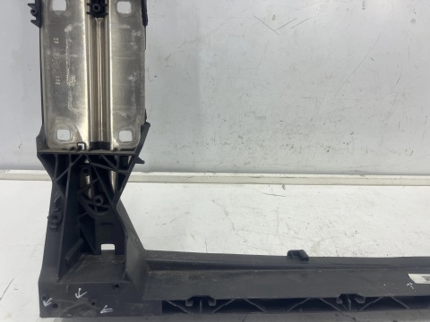 Pas przedni Audi A6 C8 Audi A7 C8 Sportback II 18-25r. wzmocnienie czołowe ramka chłodnic oryginal 4k0805594