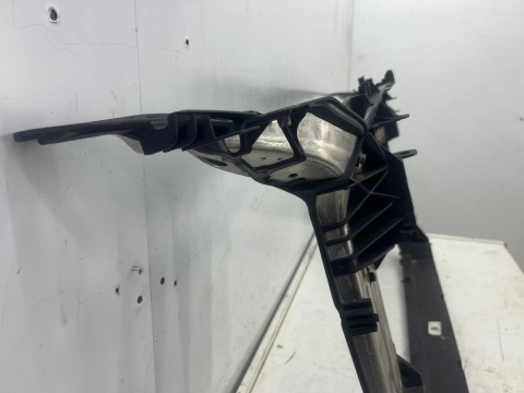 Pas przedni Audi A6 C8 Audi A7 C8 Sportback II 18-25r. wzmocnienie czołowe