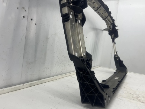 Pas przedni Audi A6 C8 Audi A7 C8 Sportback II 18-25r. wzmocnienie czołowe