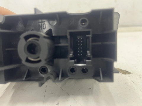 Przełącznik Opel Zafira B 05-14r. przycisk włącznik świateł 13205865