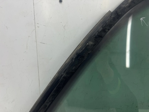 Szyba boczna Opel Zafira B 05-14r. lewy tylny trójkąt karoseryjna 13123939