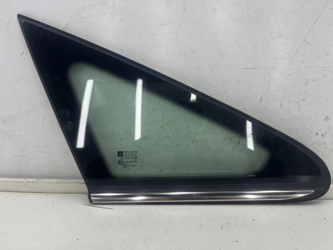 Szyba boczna Opel Zafira B 05-14r. prawy przedni trójkąt karoseryjna