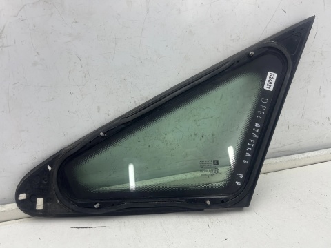 Szyba boczna Opel Zafira B 05-14r. prawy przedni trójkąt karoseryjna