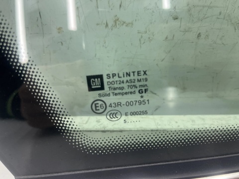 Szyba boczna Opel Zafira B 05-14r. prawy przedni trójkąt karoseryjna