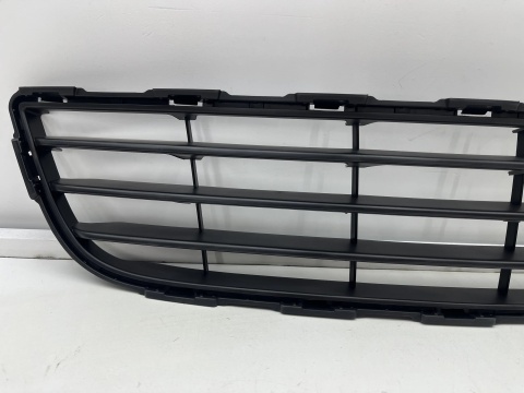 Atrapa Suzuki Swift 5 V 10-13r. NOWY grill przednia DOLNA maskownica kratka zderzaka oryginalna 71721-68l00-5pk