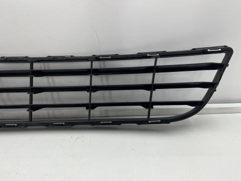 Atrapa Suzuki Swift 5 V 10-13r. NOWY grill przednia DOLNA maskownica kratka zderzaka oryginalna 71721-68l00-5pk
