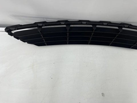 Atrapa Suzuki Swift 5 V 10-13r. NOWY grill przednia DOLNA maskownica kratka zderzaka oryginalna 71721-68l00-5pk