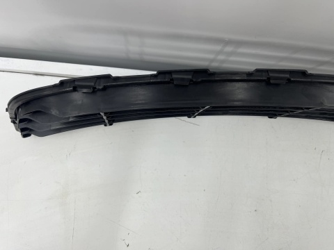 Atrapa Suzuki Swift 5 V 10-13r. NOWY grill przednia DOLNA maskownica kratka zderzaka oryginalna 71721-68l00-5pk