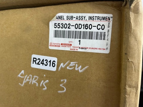 Deska rozdzielcza Toyota Yaris 3 III P13 11-14r. NOWY kokpit 55302-0d160-c0