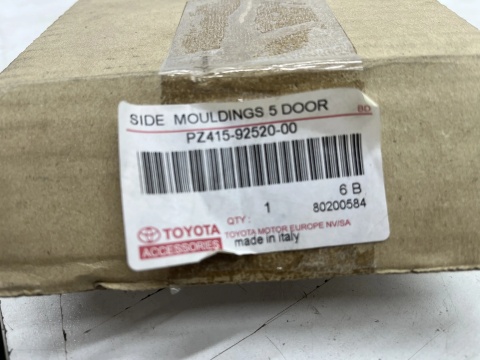 Listwa Toyota AYGO I 05-14r. 5Drzwi KOMPLET listew na drzwi dodatkowe ochronne oryginalne