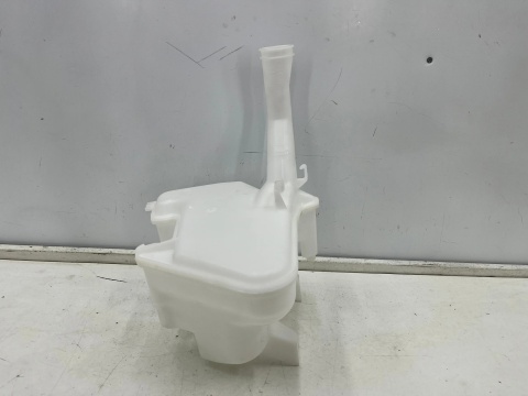 Zbiorniczek spryskiwaczy Toyota Yaris II 05-11r. do szyb na płyn do szyb nowy orginalny 85315-0d060