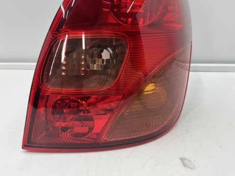 Lampa Toyota Corolla Verso 1 I 01-04r. NOWA prawa tylna w błotnik zwykła na żarówki oryginalna prawy tył EUROPA 81551-13540