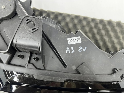 Lampa reflektor Audi A3 8v LIFT 16-20r. prawa przednia XENON EU oryginalna prawy przód KSENON 8v0941006e