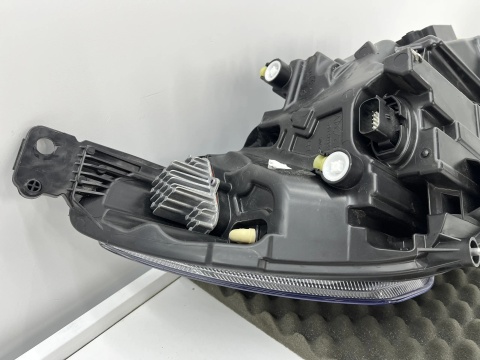 Lampa reflektor Ford Focus MK4 Lift 21-25r. LEWA przednia Full Ford LED EU