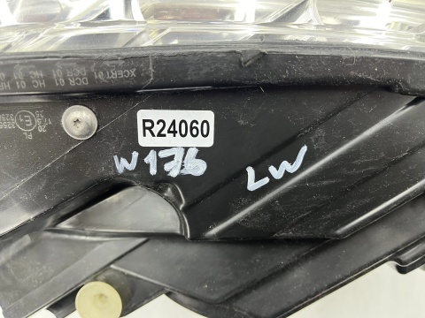 Lampa reflektor Mercedes w176 A-klasa 12-18r. lewa przednia bi-Xenon EU bi-ksenon oryginalna lewy przód a1768201161