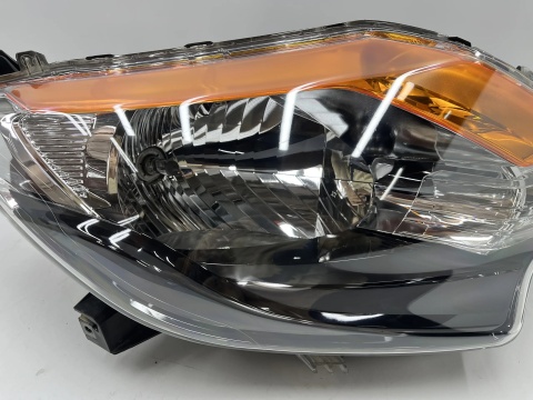 Lampa reflektor Mitsubishi L200 KJ KK KL KB 15-19r. PRAWA przednia EU oryginalna zwykła prawy przód 8301с730