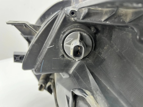 Lampa reflektor Mitsubishi L200 KJ KK KL KB 15-19r. PRAWA przednia EU oryginalna zwykła prawy przód 8301с730